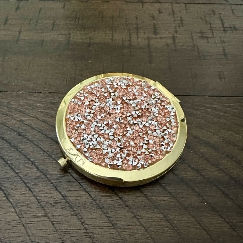 NEW!! Glam Compact Mirror - Picture 5 of 12